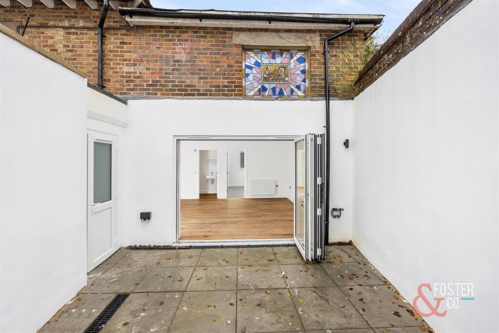 Cuckfield Road, 123_013.jpg