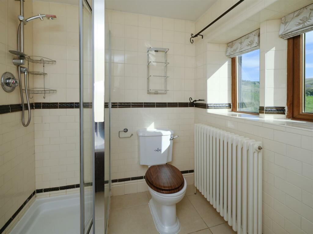 MASTER ENSUITE