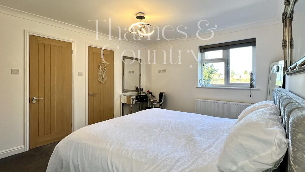 Principle bedroom