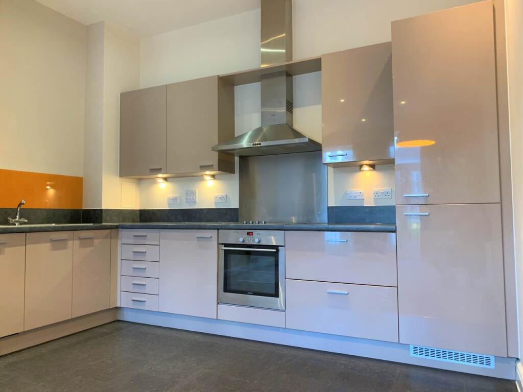 Edison Court, 27 (8)