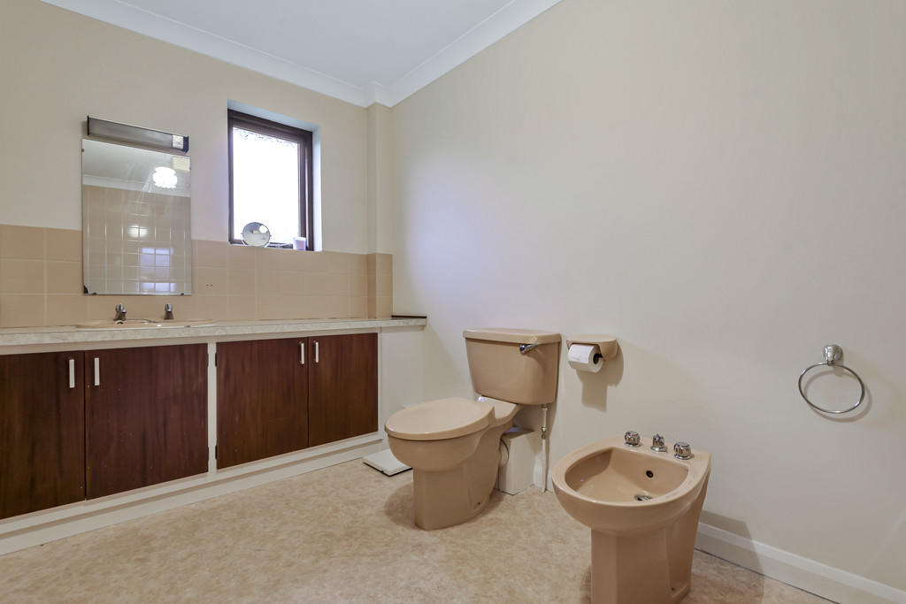 Ensuite for Bedro...