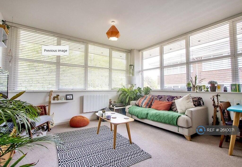 Living/Kitchen