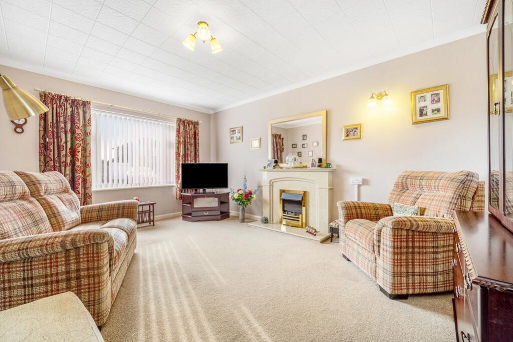 8 Chapel Gardens (Whaplode)-13