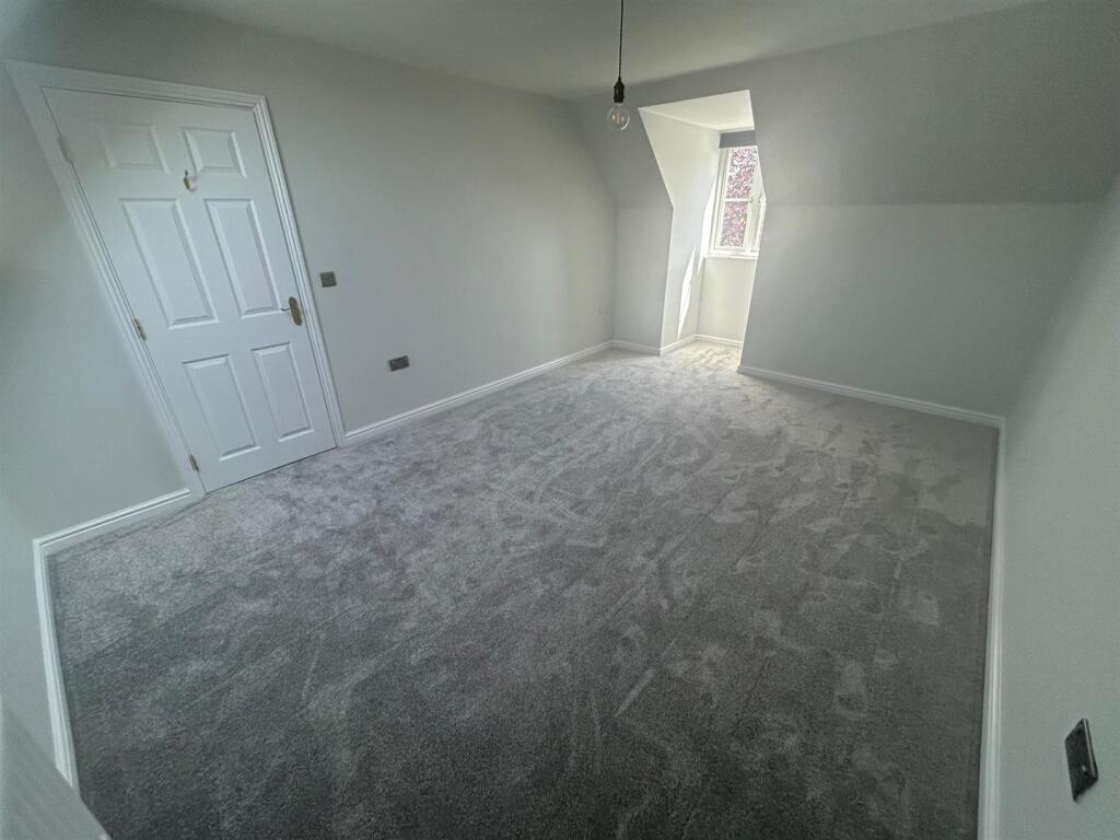 bed 4.jpg