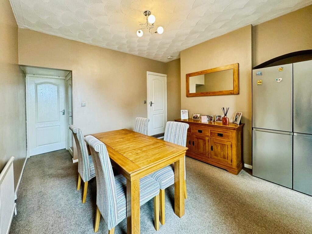 334d726e-dining 2...