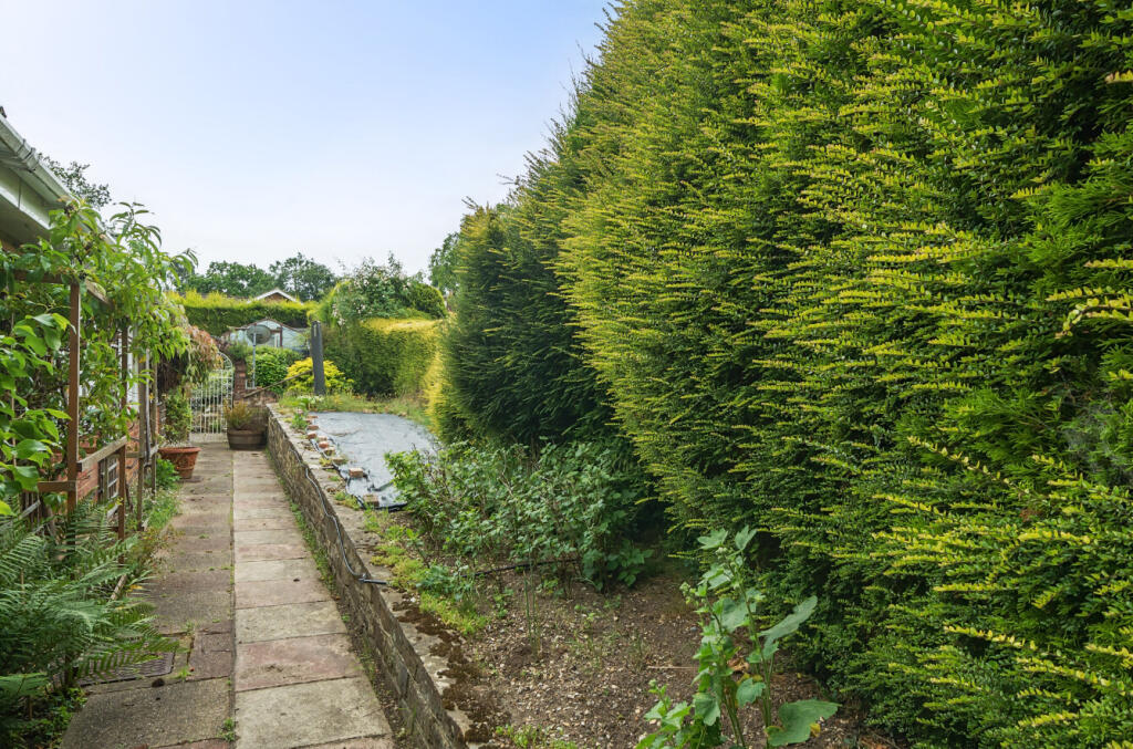 1309972-6-684aaad...