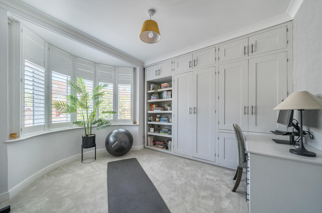 1309864-1-6854389...