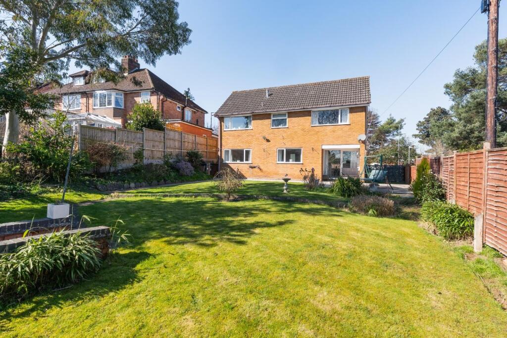 SIDE AND REAR GARDEN