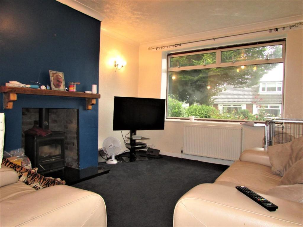 MontgomerySt81lnge.JPG