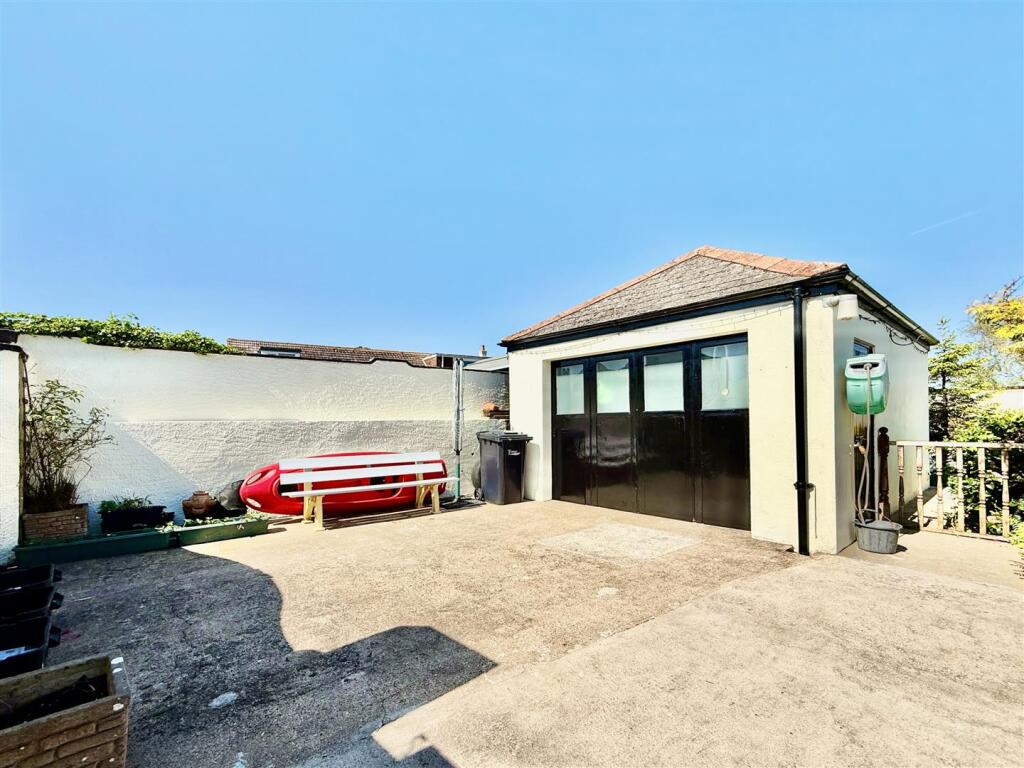 Garage &amp; Parking.jpeg