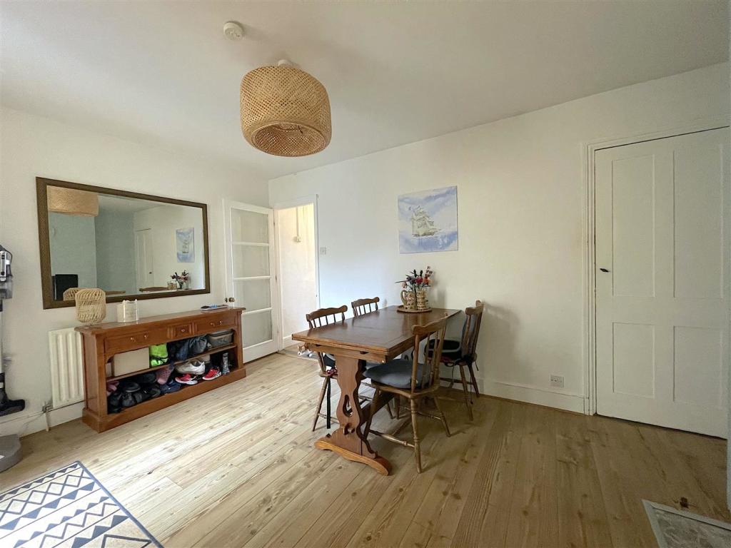 Dinign Room (2).jpeg