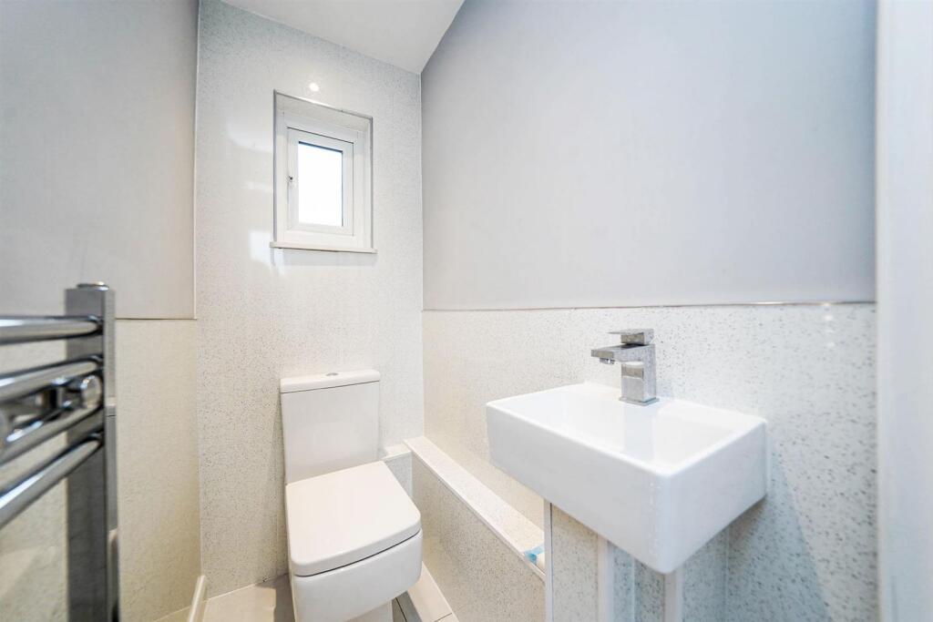 21 Ashingdon Close-1_web.jpg