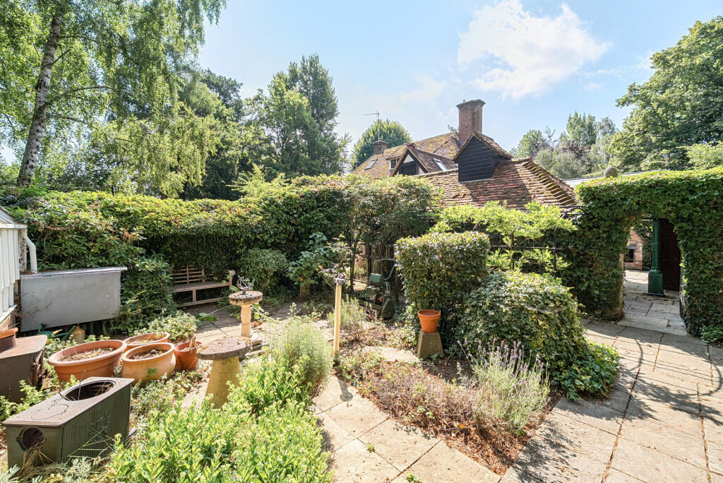 1318671-4-687a4cc...