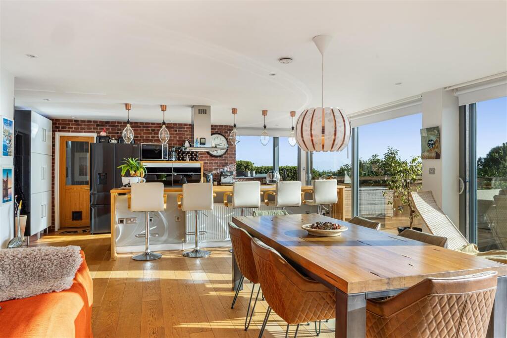 40 - 53 Dunstone Park Road Paignton.jpg