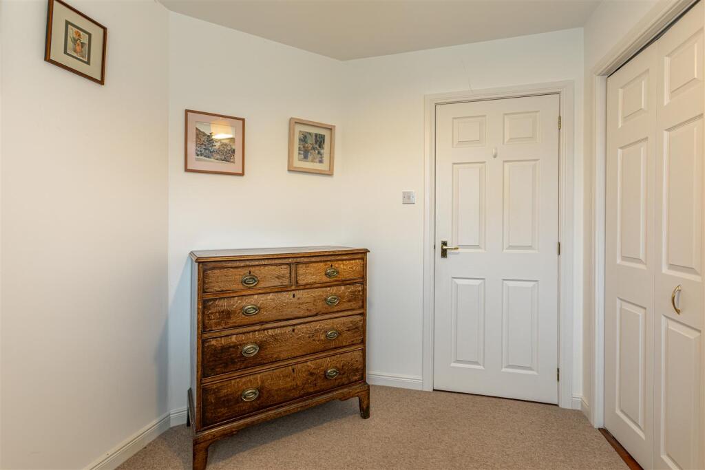 2 Waverley Gardens Darnick 28.JPG