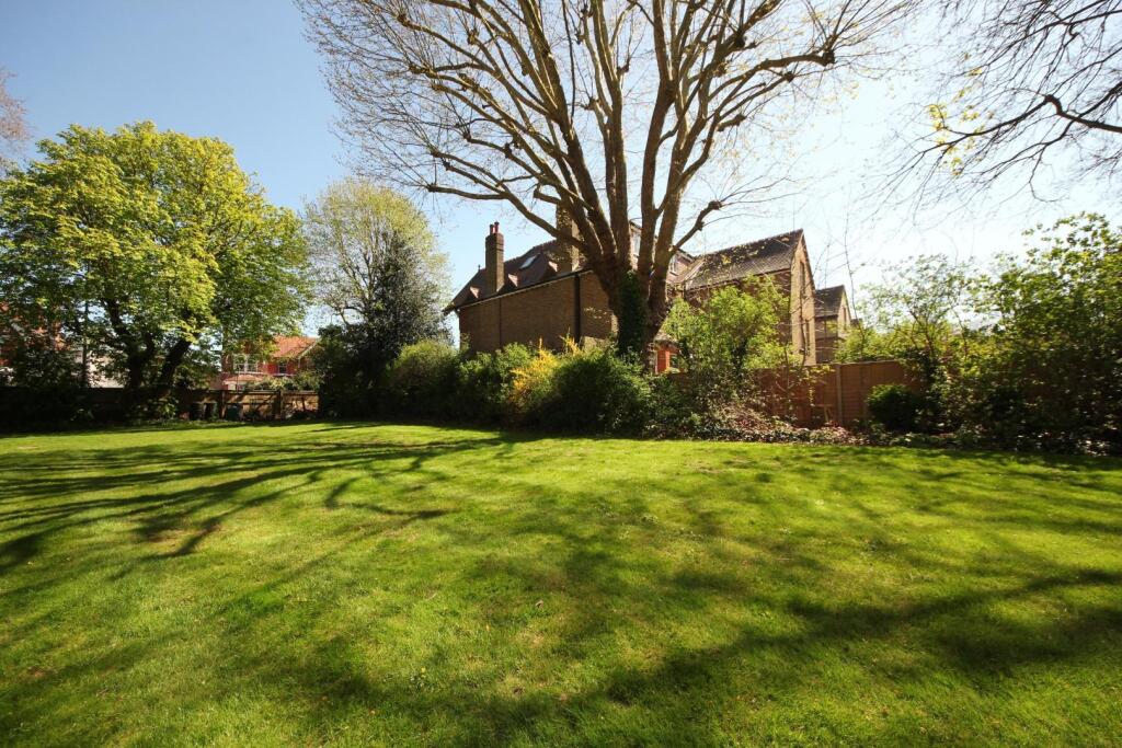 Gv- 26 Gunnersbury Manor (20).jpg