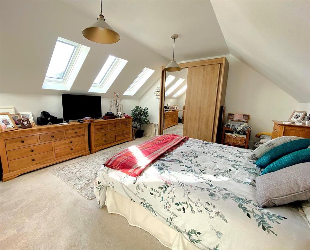 56C Haslam Crescent - Bed1.jpg