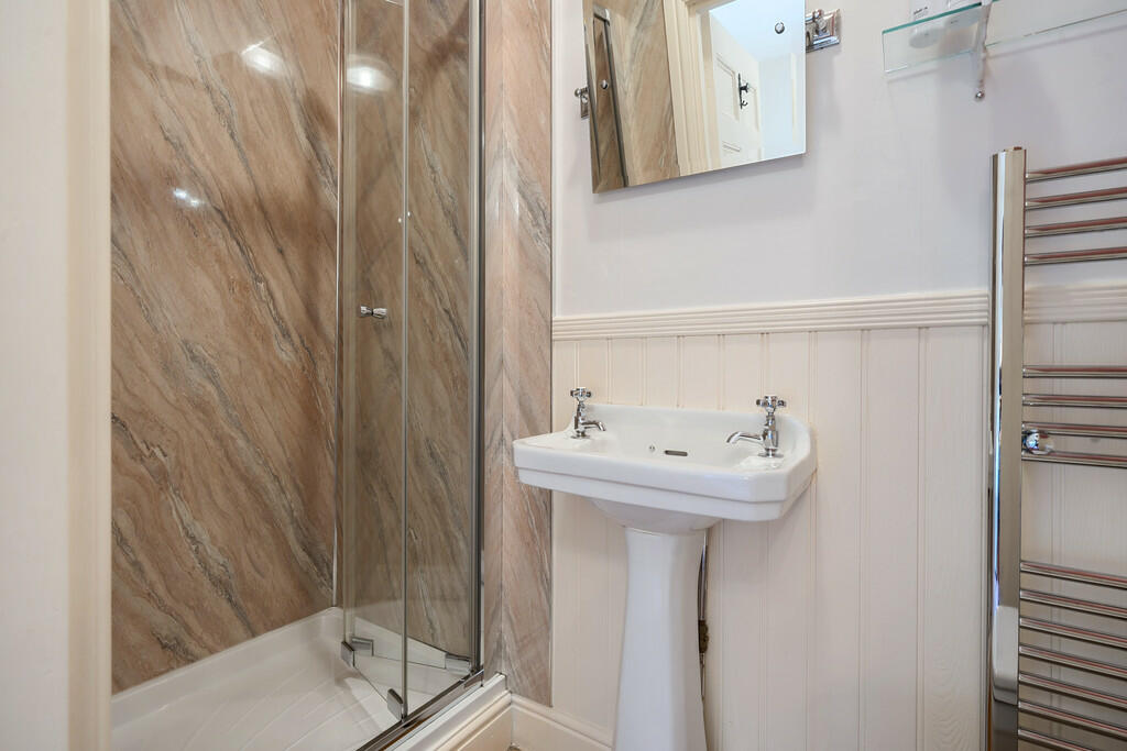 En-suite Shower R...