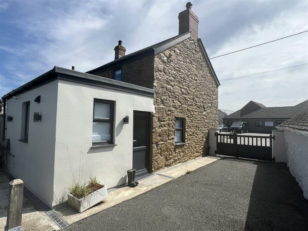 Garden, Garage, Parking &amp; Views