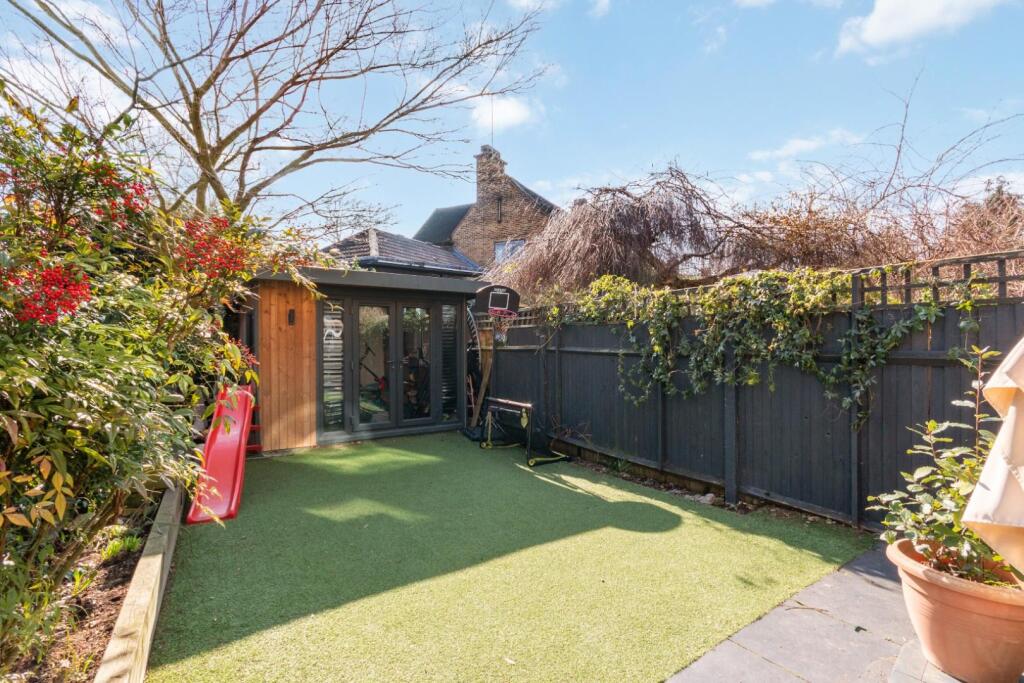 69 Grantham Road Ph17.jpg