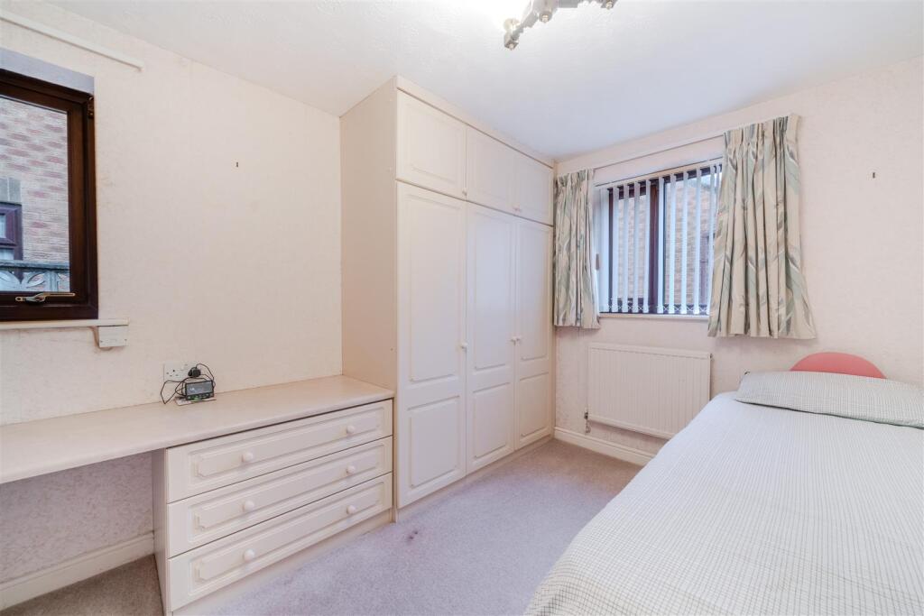 Bedroom 1-2.jpg