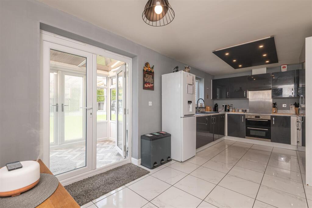 24 - 7 Wool Chase WF2 8FP.jpg