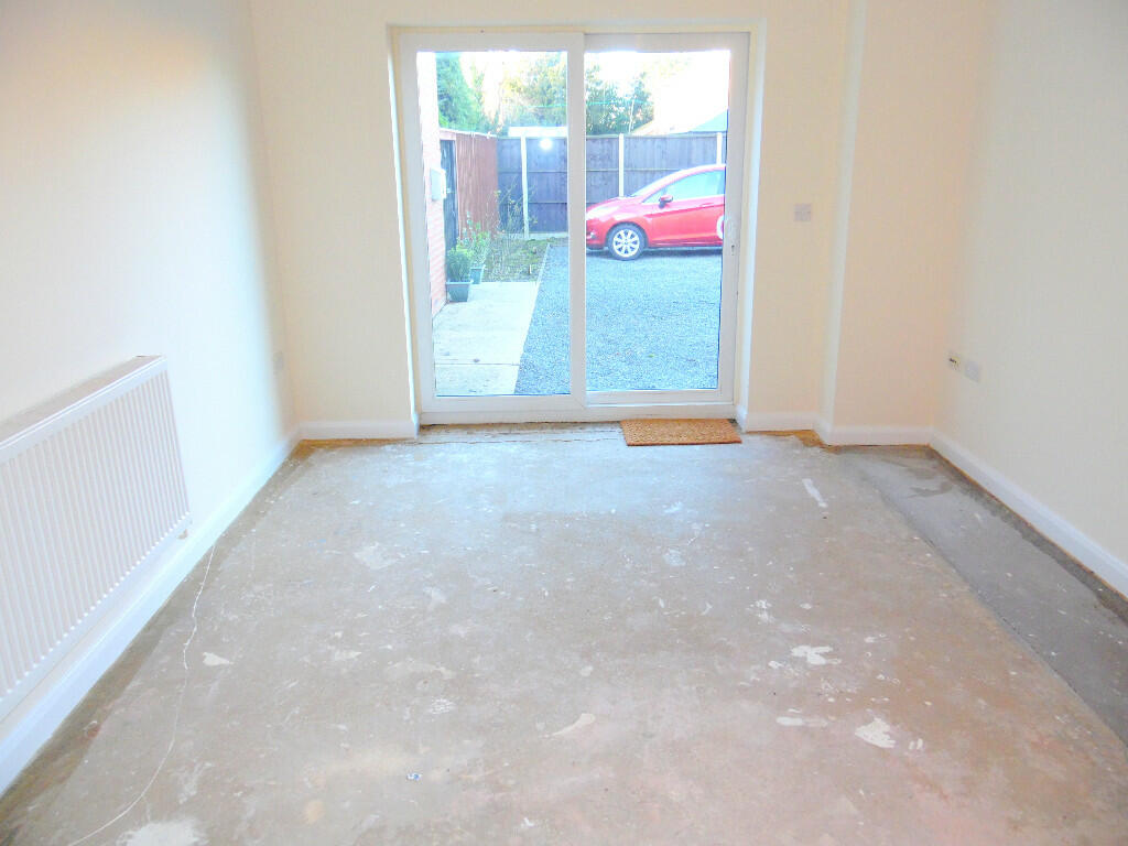 LOUNGE/KITCHEN