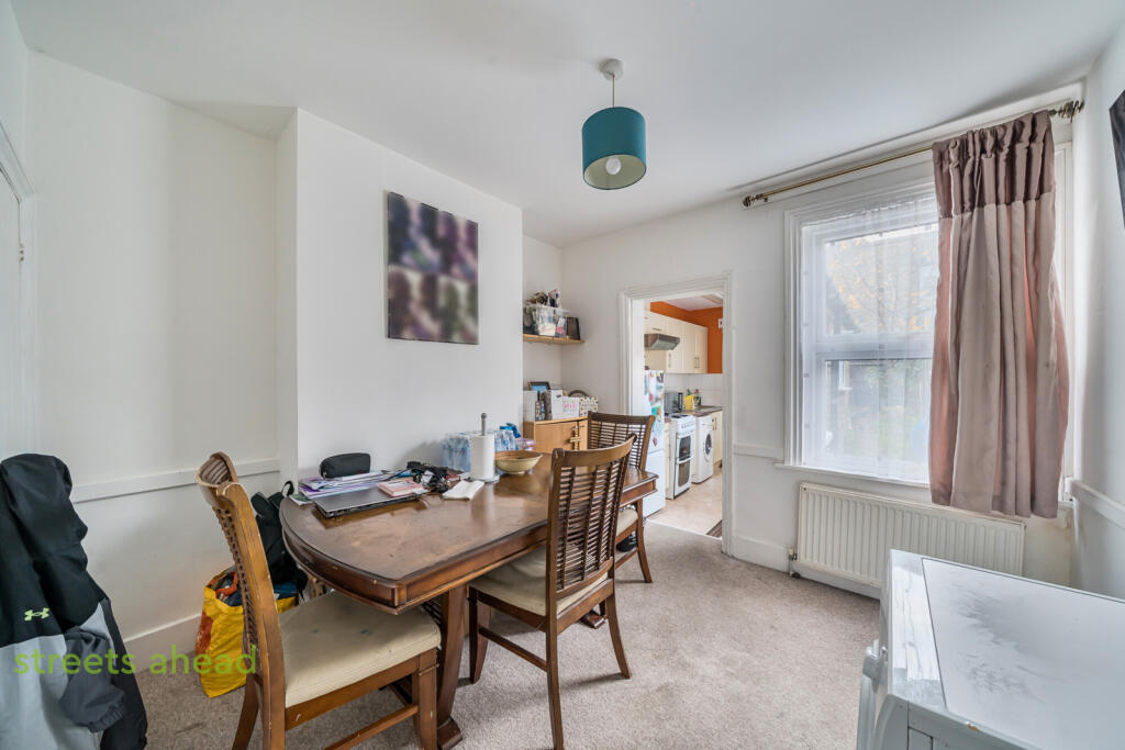 64682eae-8b51-439...