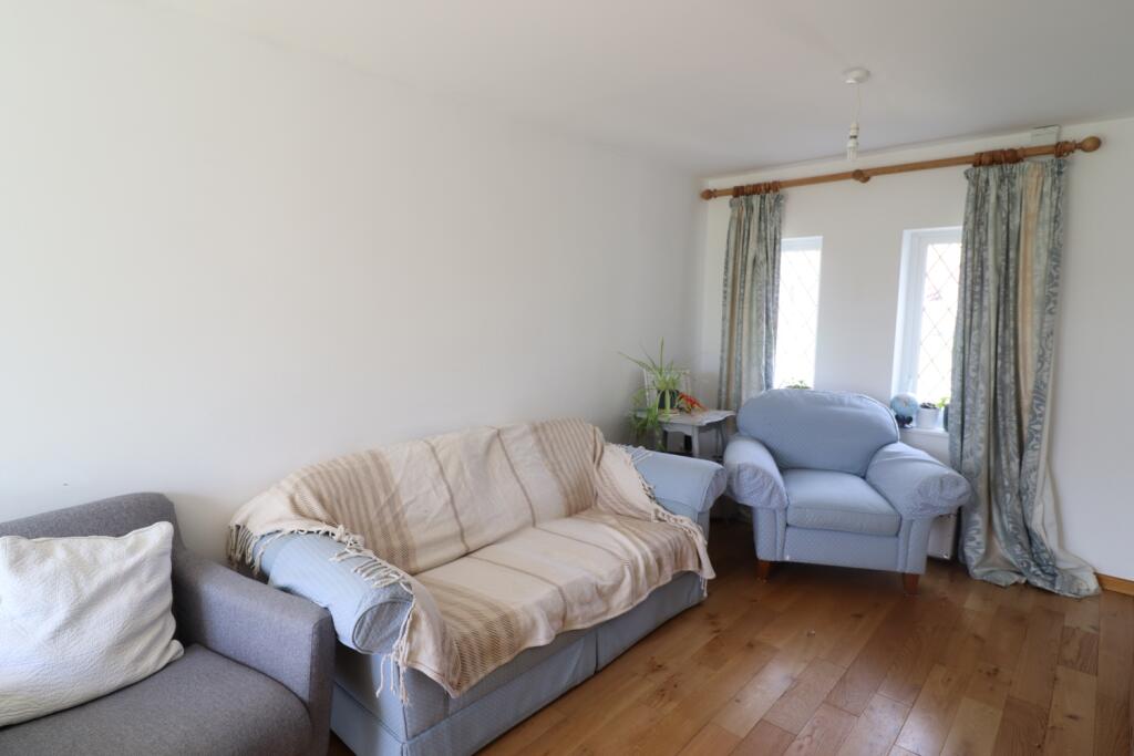 25 Engaine Drive lounge