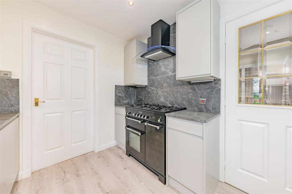 7 Millburn Gardens Dundee-22.JPG