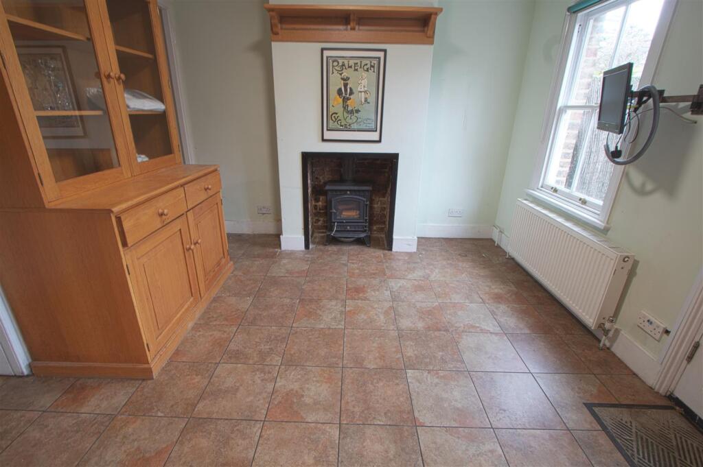 KITCHEN1.jpg