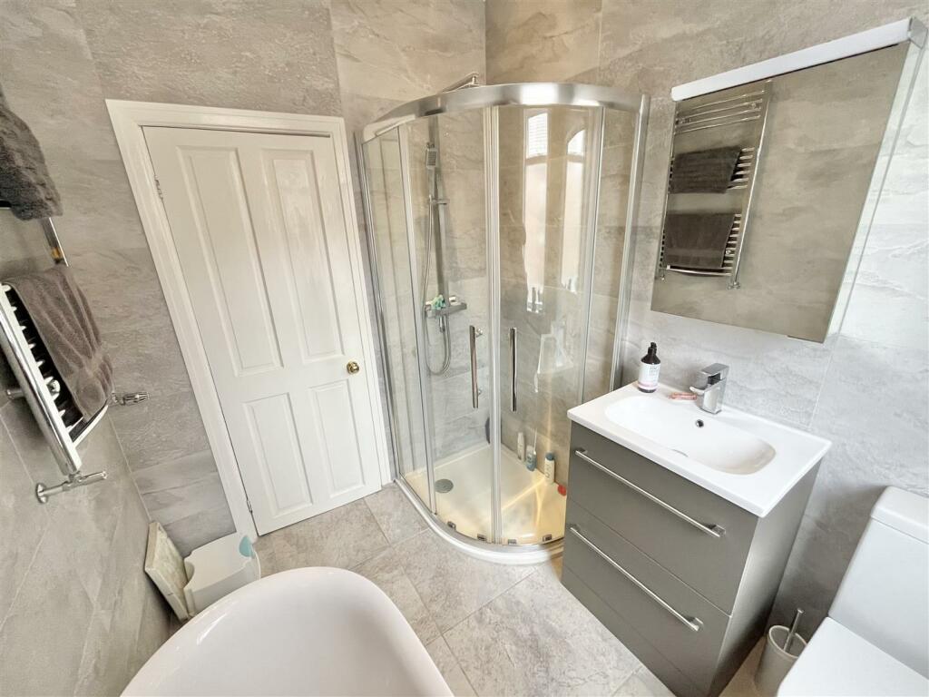 Bathroom Aspect 2