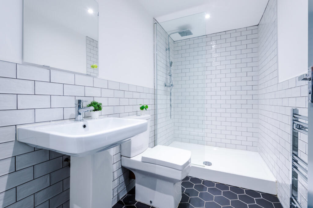 70 Langton Road Bathroom 6