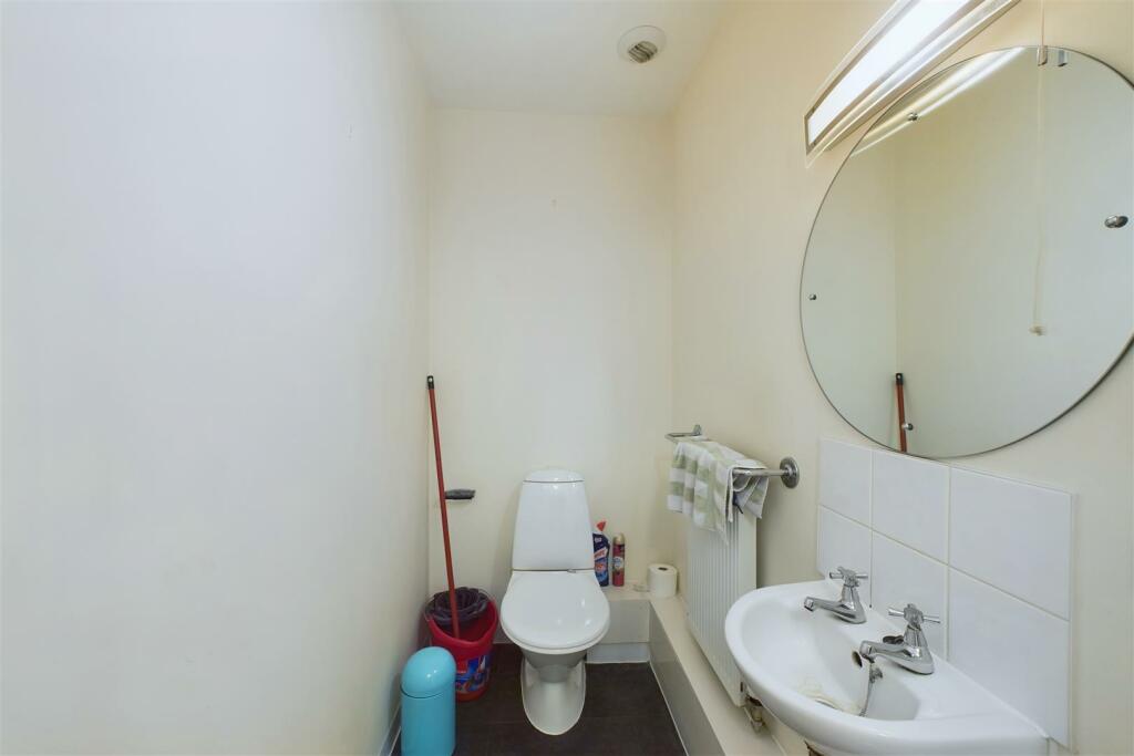 CAM01799G0-PR0088-STILL012.jpg