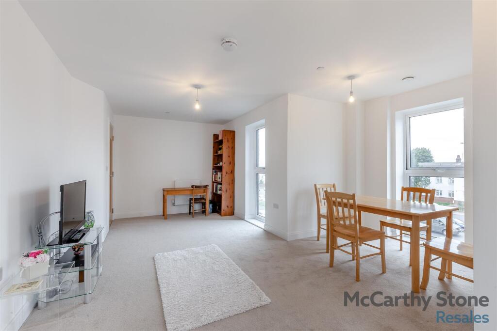 8664440-interior06.jpg