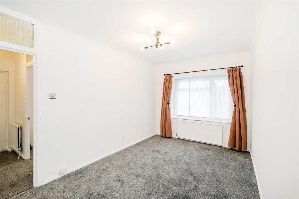 Flat 3, 23 Aldersbrook road-6.jpg
