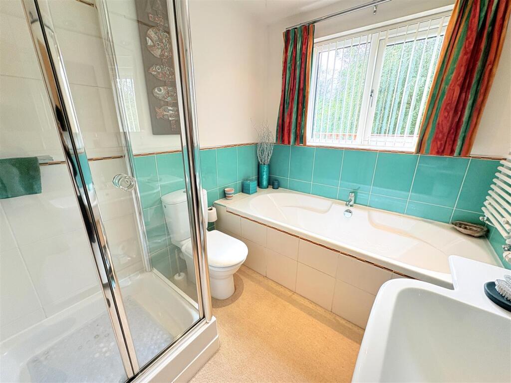 BATH/SHOWER ROOM