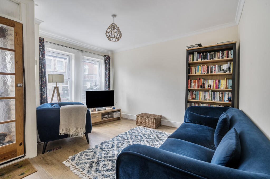 1353832-17-68c2f7...