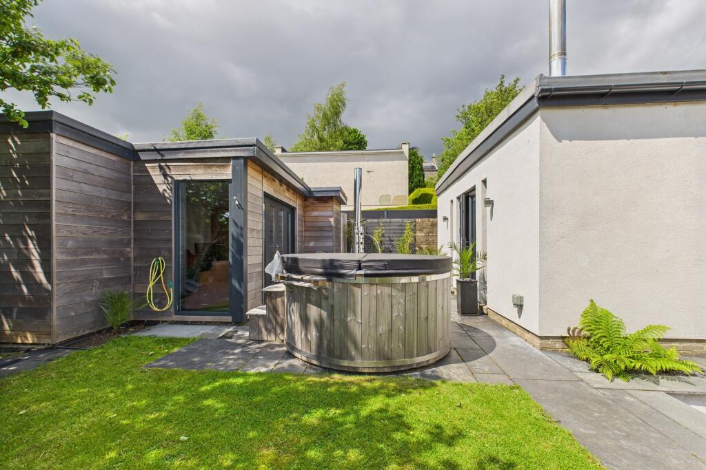 CAM04201G0-PR0088-STILL041