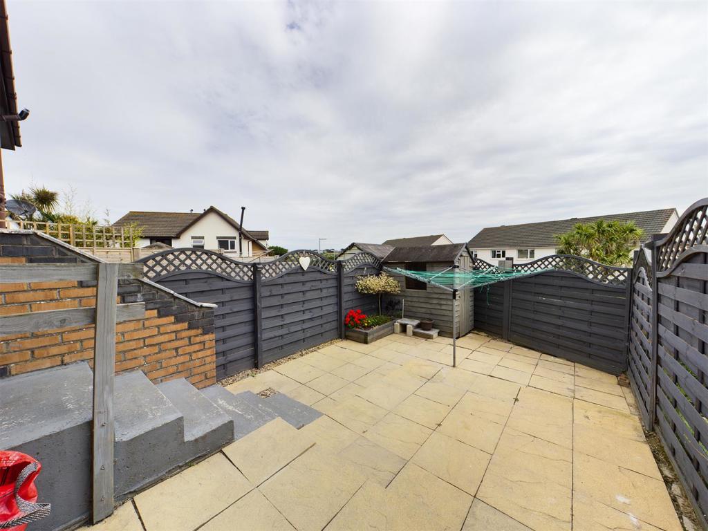 82 Meadowside Garden