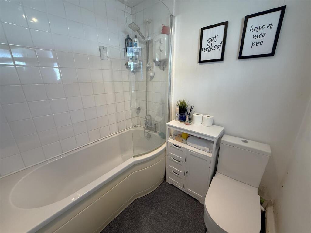Bathroom.JPG