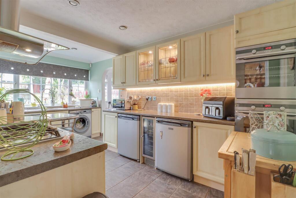 14 BURNE AVENUE-14.jpg