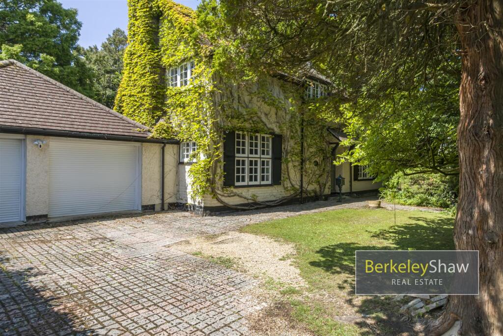 Sycamore Avenue Crosby L23