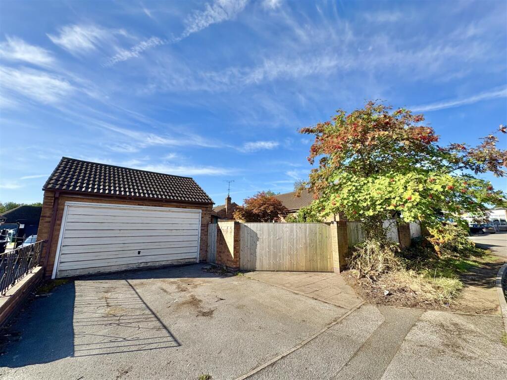 Garage &amp; Driveway