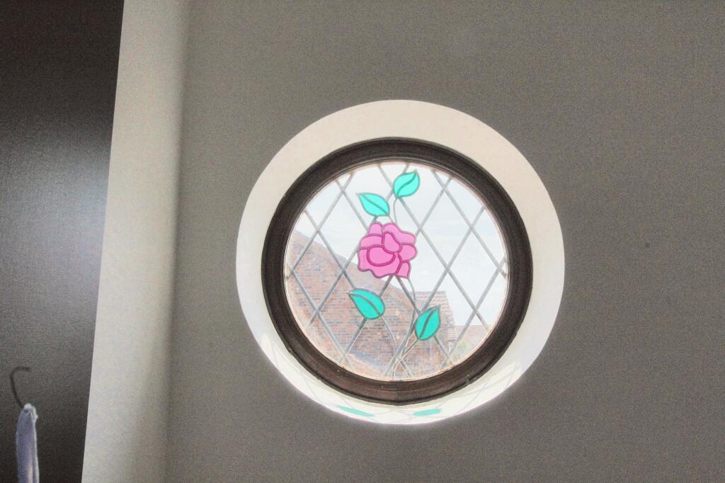 FEATURE WINDOW