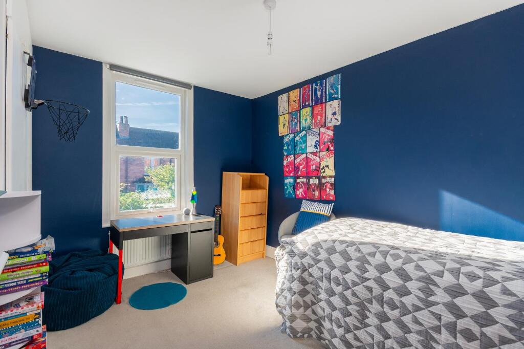 3B9RKE - Bedroom H.jpg