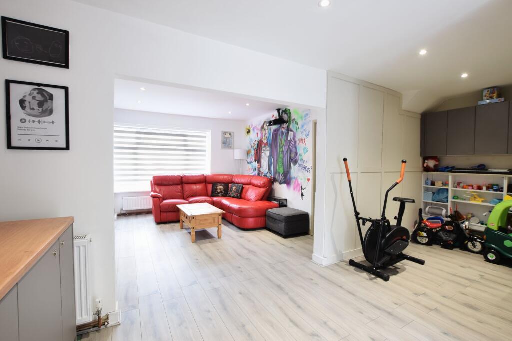 Living Room &amp; Dining Room