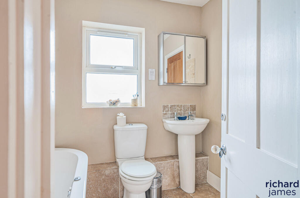 b0199753-782f-4a4...