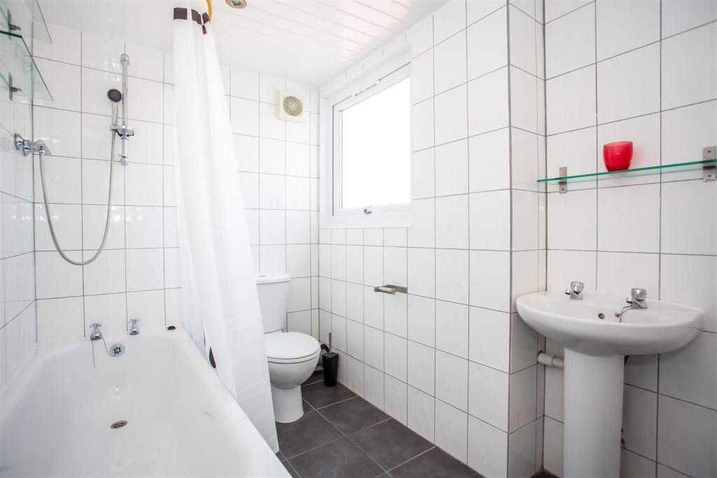 BATH1-_A182389.jpg