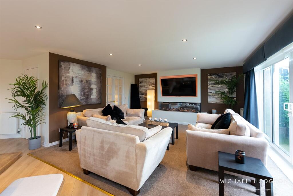 6, Normanby Court-11.jpg